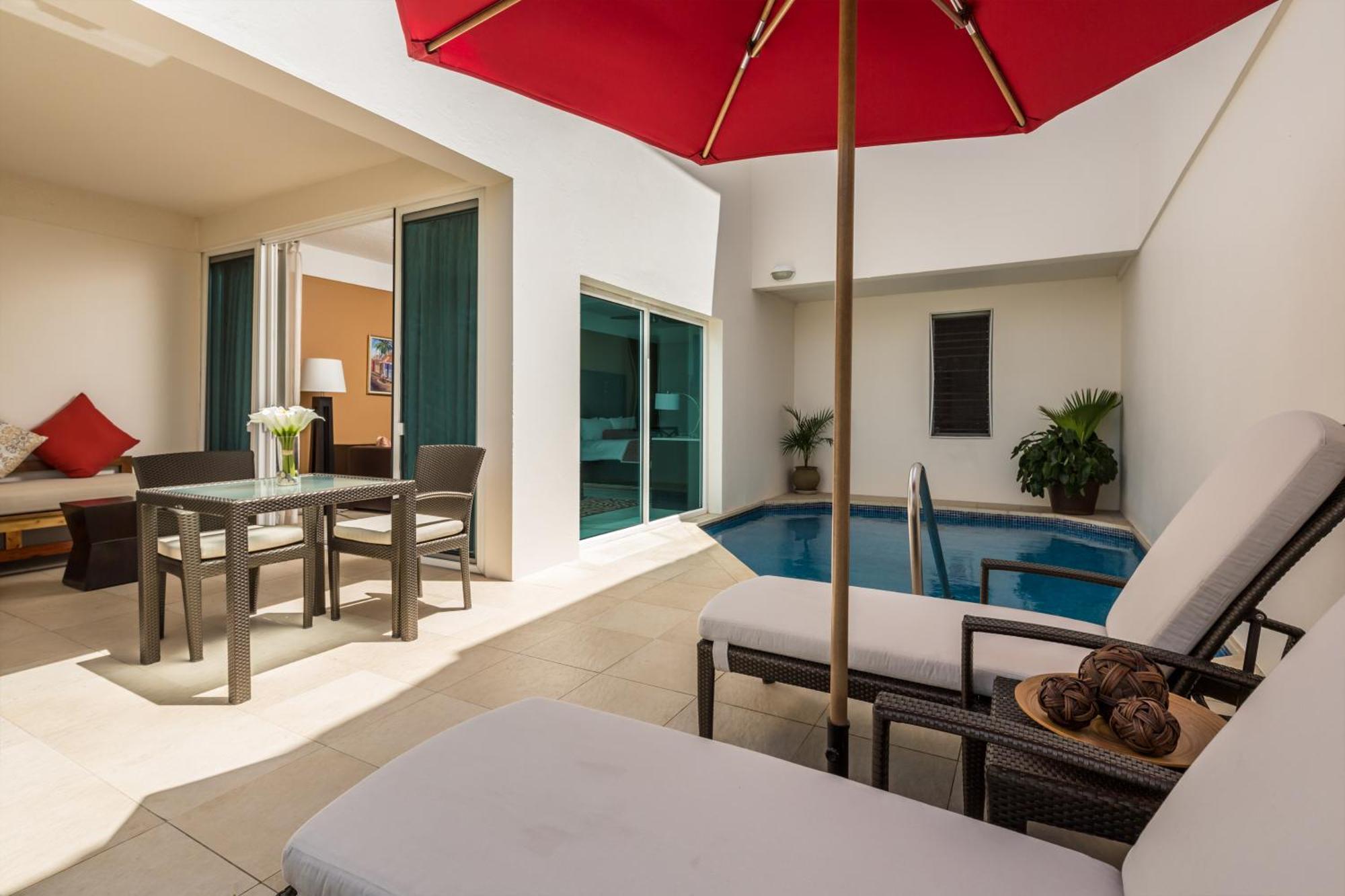 Anthurium Pool Suite